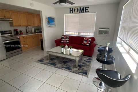 Apartamento en alquiler en Pompano Beach, Florida, 1 dormitorio, 50.17 m2 № 2012522 - foto 13
