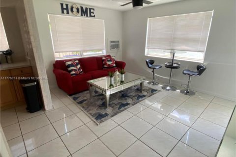 Apartamento en alquiler en Pompano Beach, Florida, 1 dormitorio, 50.17 m2 № 2012522 - foto 11