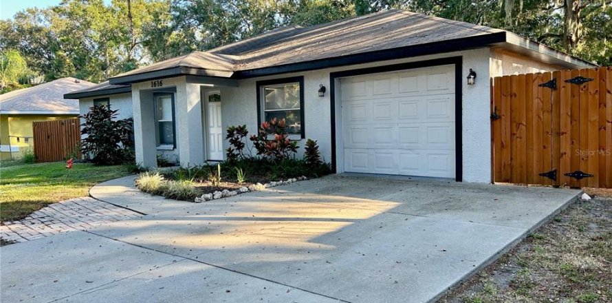 Casa en Bradenton, Florida 3 dormitorios, 126.72 m2 № 1875895