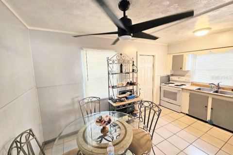 Villa ou maison à vendre à Clearwater, Floride: 2 chambres, 70.05 m2 № 2156076 - photo 3