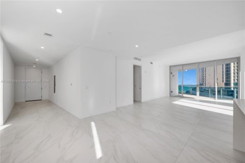 Condo in Sunny Isles Beach, Florida, 3 bedrooms in AURORA  № 1812255 - photo 6