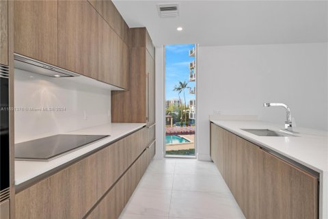 Condo in Sunny Isles Beach, Florida, 3 bedrooms in AURORA  № 1812255 - photo 8