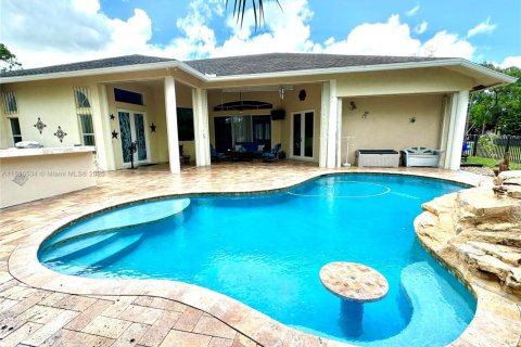 Casa en venta en West Palm Beach, Florida, 4 dormitorios, 289.67 m2 № 1820364 - foto 6