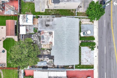 Villa ou maison à vendre à Hialeah, Floride: 4 chambres, 169.64 m2 № 2069124 - photo 16