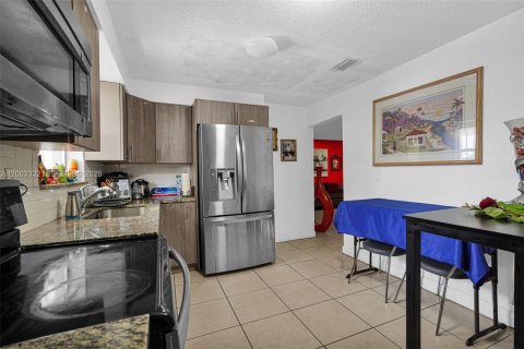Villa ou maison à vendre à Hialeah, Floride: 4 chambres, 169.64 m2 № 2069124 - photo 24