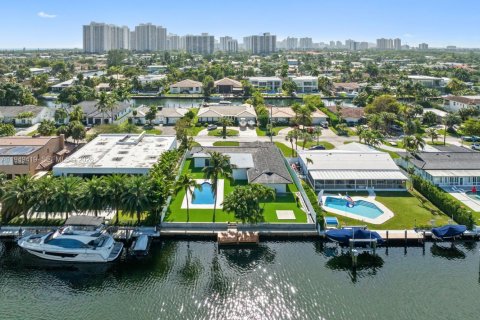 Снять в аренду виллу или дом в Халландейл-Бич, Флорида 5 спален, 243.4м2, № 2005506 - фото 8