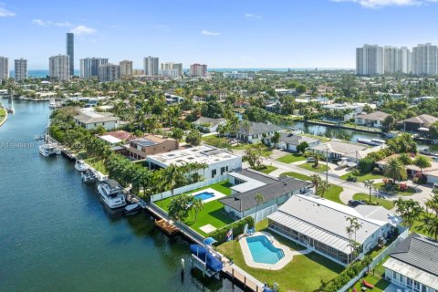 Снять в аренду виллу или дом в Халландейл-Бич, Флорида 5 спален, 243.4м2, № 2005506 - фото 9