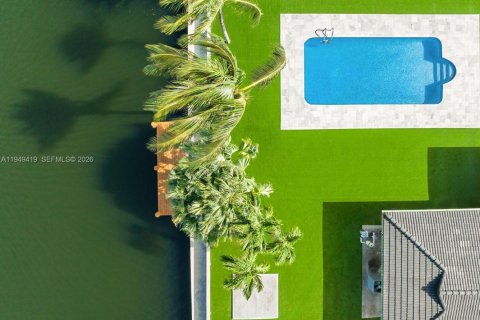 Снять в аренду виллу или дом в Халландейл-Бич, Флорида 5 спален, 243.4м2, № 2005506 - фото 2