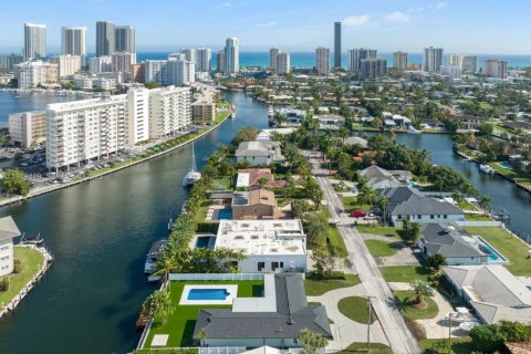 Снять в аренду виллу или дом в Халландейл-Бич, Флорида 5 спален, 243.4м2, № 2005506 - фото 7