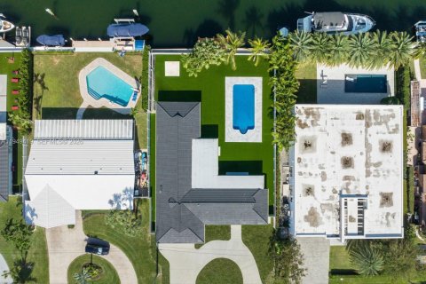 Снять в аренду виллу или дом в Халландейл-Бич, Флорида 5 спален, 243.4м2, № 2005506 - фото 4