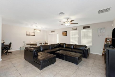 Casa en venta en Ruskin, Florida, 6 dormitorios, 312.34 m2 № 1721042 - foto 9