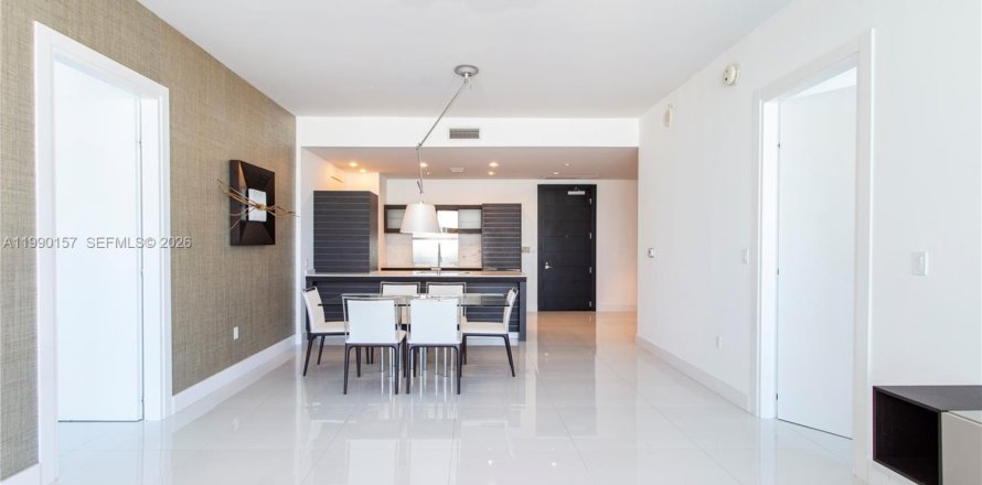 Condo in Miami, Florida, 2 bedrooms  № 2053075