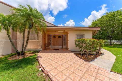 Immobilier commercial à vendre à Homestead, Floride № 1792556 - photo 6