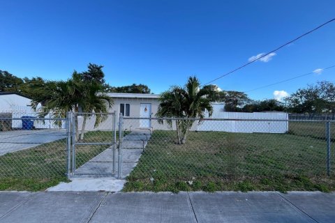 Дом в Хомстед, Флорида 3 спальни, 110.37м2 № 2005952