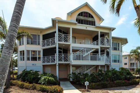 Condo in Placida, Florida, 2 bedrooms  № 1576722 - photo 2