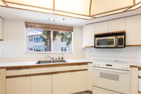 Condo in Placida, Florida, 2 bedrooms  № 1576722 - photo 11