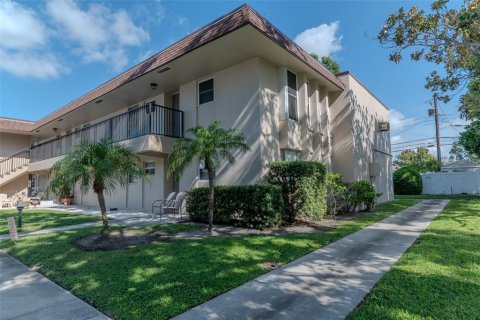 Condominio en venta en Saint Petersburg, Florida, 2 dormitorios, 104.05 m2 № 1915387 - foto 1