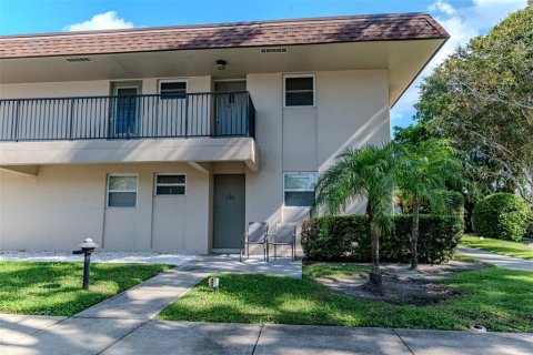 Condo in Saint Petersburg, Florida, 2 bedrooms  № 1915387 - photo 27