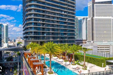 Снять в аренду кондоминиум в Майами, Флорида 1 спальня, 77.85м2, № 1963577 - фото 2