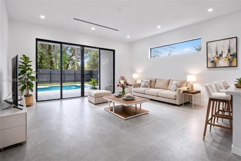 Купить виллу или дом в Майами, Флорида 3 спальни, № 2056374 - фото 8