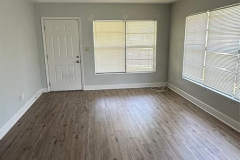 House in Saint Petersburg, Florida 2 bedrooms, 92.72 sq.m. № 1766076 - photo 7