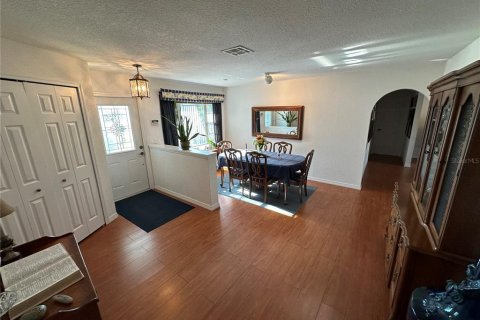 House in Port Charlotte, Florida 4 bedrooms, 209.03 sq.m. № 1798571 - photo 4