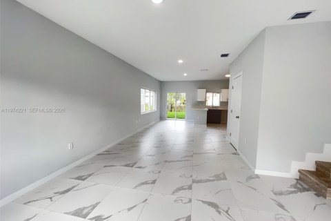 Adosado en alquiler en Fort Lauderdale, Florida, 3 dormitorios № 2036252 - foto 3