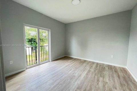 Adosado en alquiler en Fort Lauderdale, Florida, 3 dormitorios № 2036252 - foto 8