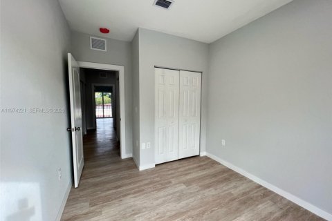 Adosado en alquiler en Fort Lauderdale, Florida, 3 dormitorios № 2036252 - foto 15