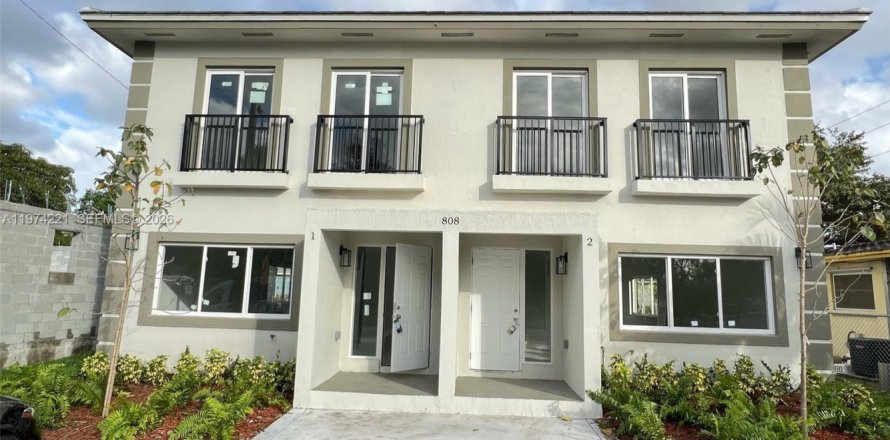 Adosado en Fort Lauderdale, Florida 3 dormitorios № 2036252