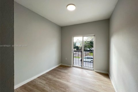 Adosado en alquiler en Fort Lauderdale, Florida, 3 dormitorios № 2036252 - foto 14