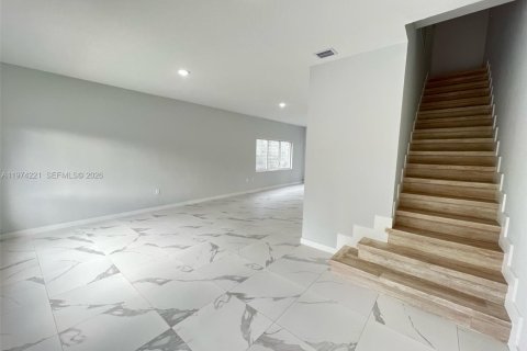 Adosado en alquiler en Fort Lauderdale, Florida, 3 dormitorios № 2036252 - foto 7