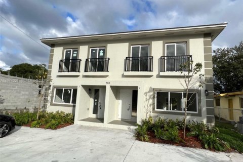 Adosado en alquiler en Fort Lauderdale, Florida, 3 dormitorios № 2036252 - foto 2