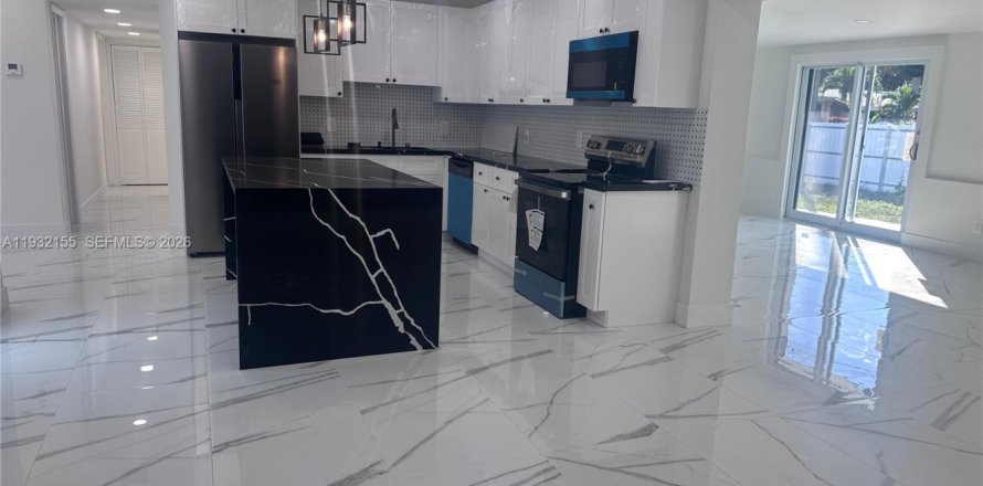 Casa en Miami Gardens, Florida 3 dormitorios, 183.3 m2 № 1996205