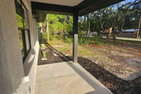 House in Bronson, Florida 2 bedrooms, 106.28 sq.m. № 1619492 - photo 4