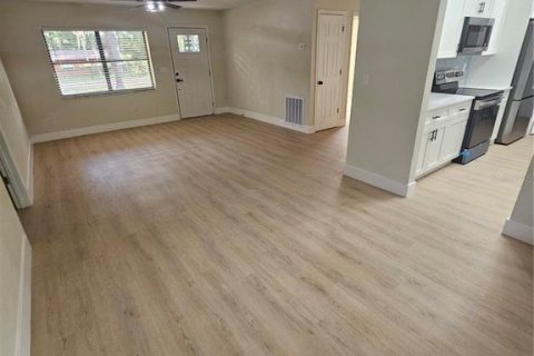 House in Bronson, Florida 2 bedrooms, 106.28 sq.m. № 1619492 - photo 6
