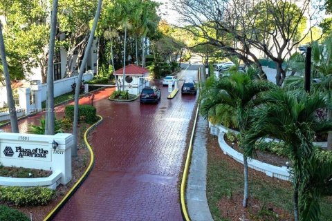 Condo in Sunny Isles Beach, Florida, 2 bedrooms  № 1975133 - photo 24