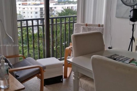 Condo in Sunny Isles Beach, Florida, 2 bedrooms  № 1975133 - photo 11