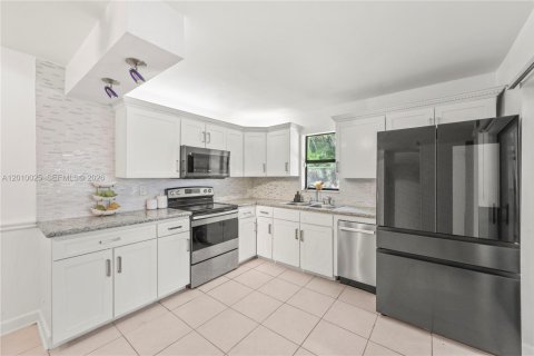 Touwnhouse à vendre à Boca Raton, Floride: 2 chambres, 123.75 m2 № 2090199 - photo 3