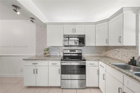 Touwnhouse à vendre à Boca Raton, Floride: 2 chambres, 123.75 m2 № 2090199 - photo 5