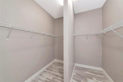 House in Bradenton, Florida 3 bedrooms, 275.36 sq.m. № 2258595 - photo 28