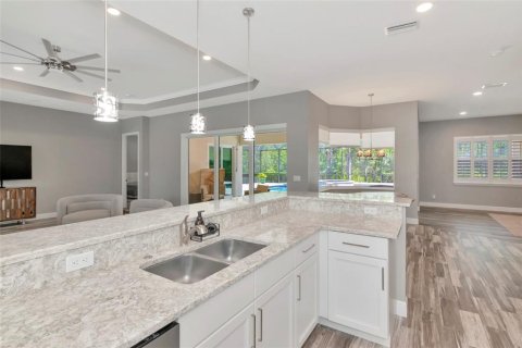 House in Bradenton, Florida 3 bedrooms, 275.36 sq.m. № 2258595 - photo 14