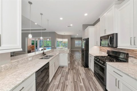 House in Bradenton, Florida 3 bedrooms, 275.36 sq.m. № 2258595 - photo 17