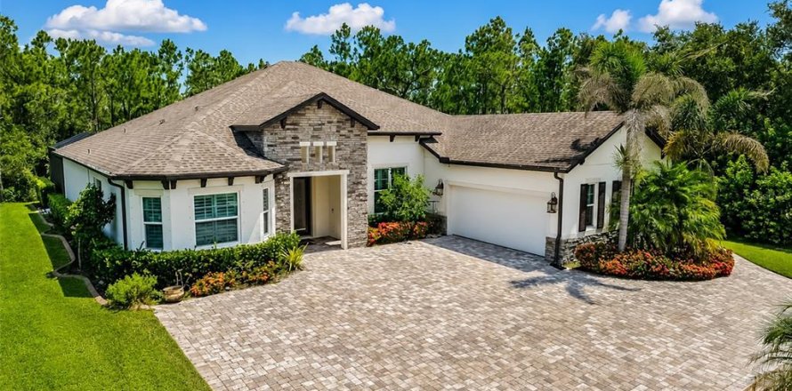 House in Bradenton, Florida 3 bedrooms, 275.36 sq.m. № 2258595