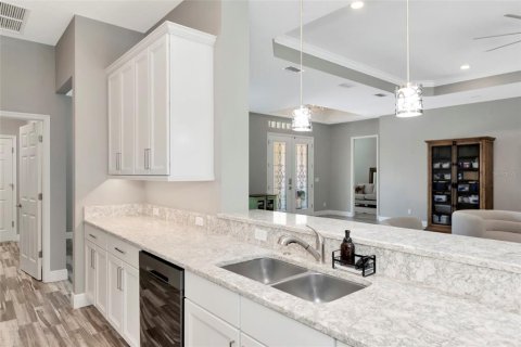 House in Bradenton, Florida 3 bedrooms, 275.36 sq.m. № 2258595 - photo 15