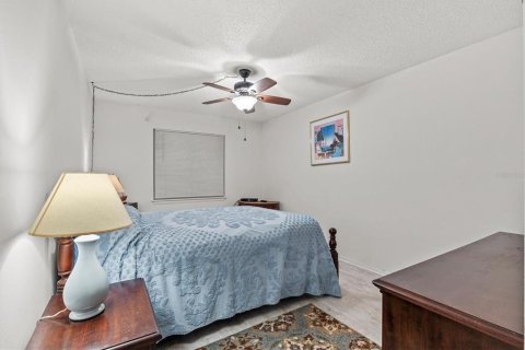 Condo in Tarpon Springs, Florida, 2 bedrooms  № 1733303 - photo 23