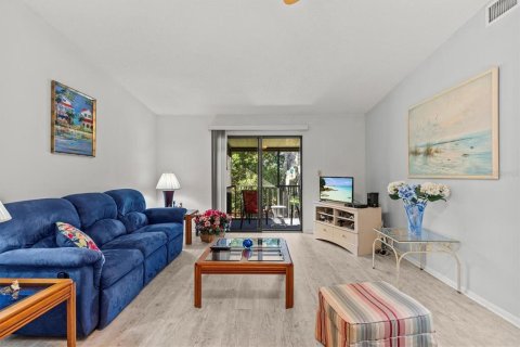 Condo in Tarpon Springs, Florida, 2 bedrooms  № 1733303 - photo 15