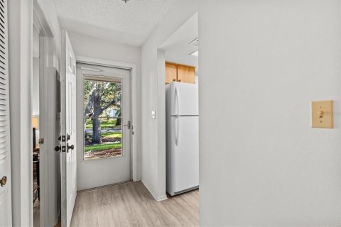 Condo in Tarpon Springs, Florida, 2 bedrooms  № 1733303 - photo 6