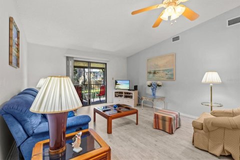 Condo in Tarpon Springs, Florida, 2 bedrooms  № 1733303 - photo 14