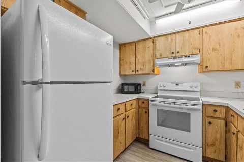 Condo in Tarpon Springs, Florida, 2 bedrooms  № 1733303 - photo 9